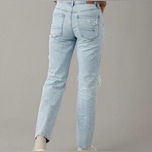 American Eagle | ripped straight leg mom jeans | no stretch